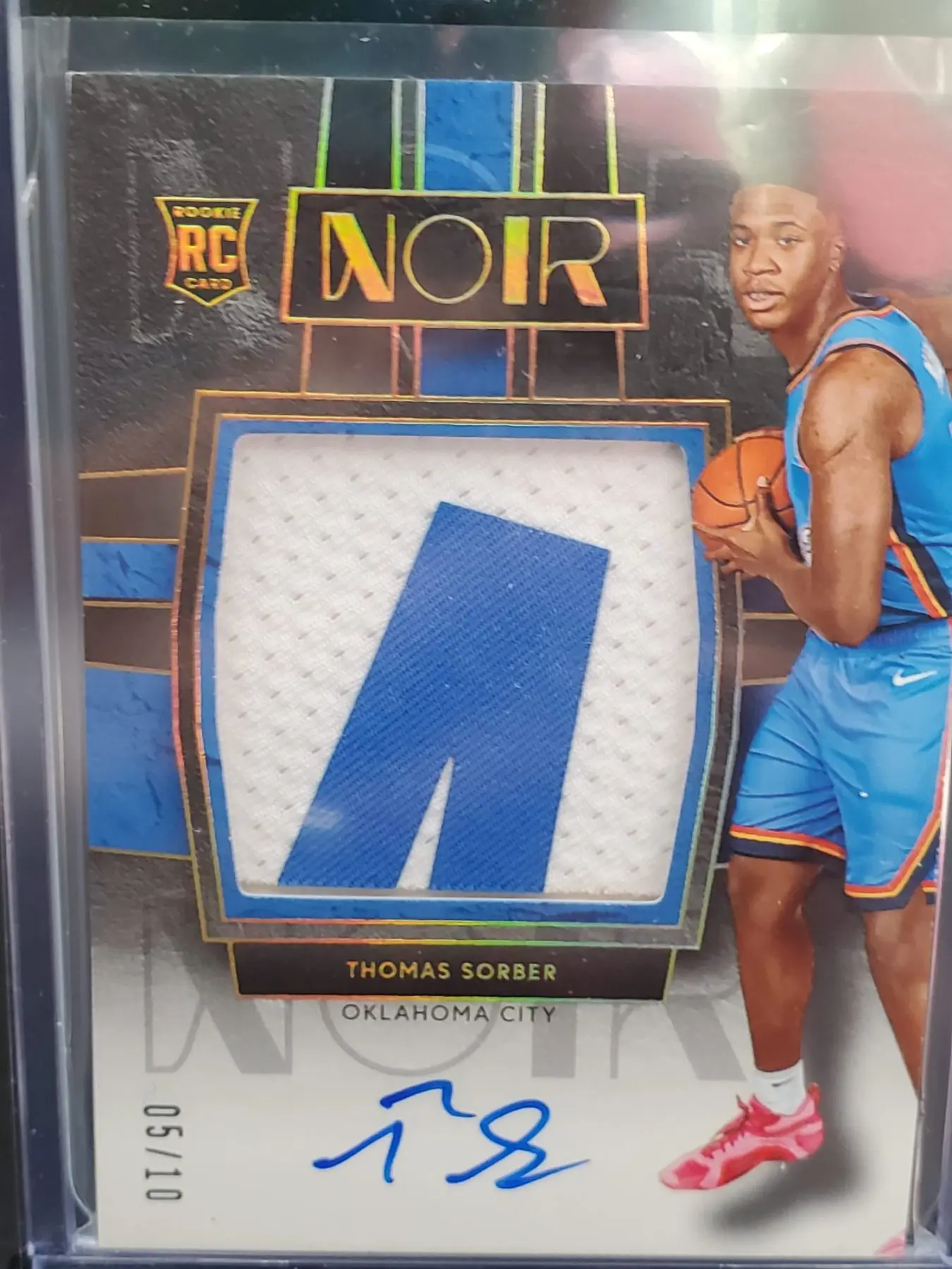 2025-26 Panini Noir Basketball Thomas Sorber Blue RPA /10 - Image 4