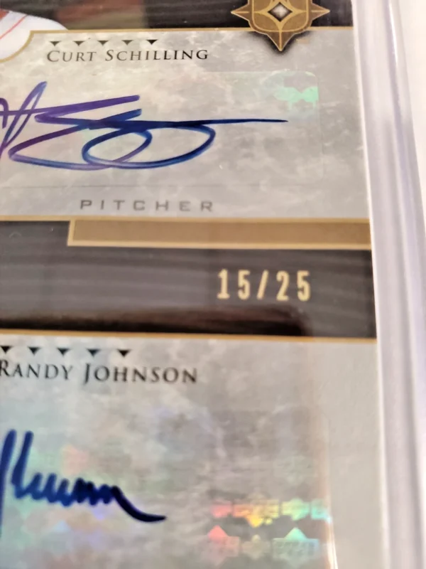2005 Upper Deck ULTIMATE COLLECTION DUAL SIGNATURES Curt Schilling-Randy Johnson - Image 5