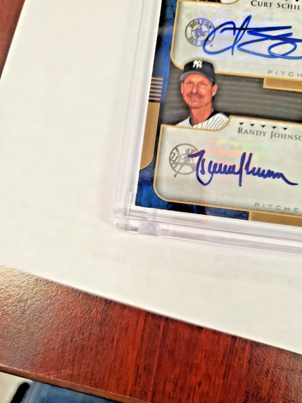 2005 Upper Deck ULTIMATE COLLECTION DUAL SIGNATURES Curt Schilling-Randy Johnson - Image 9