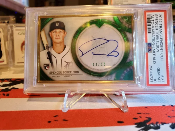2022 Transcendent Collection Spencer Torkelson Auto-Variation Emerald/15 - Image 2